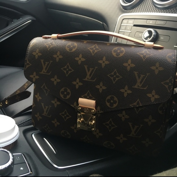 Louis Vuitton Handbags - Louis Vuitton Pochette Metis